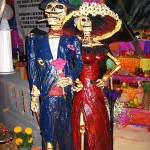 Dia De Los Muertos statues